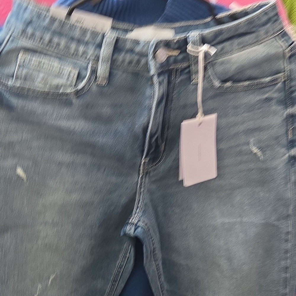 Vervet NWTs Blue Distressed Mom Jeans - Picture 6 of 8